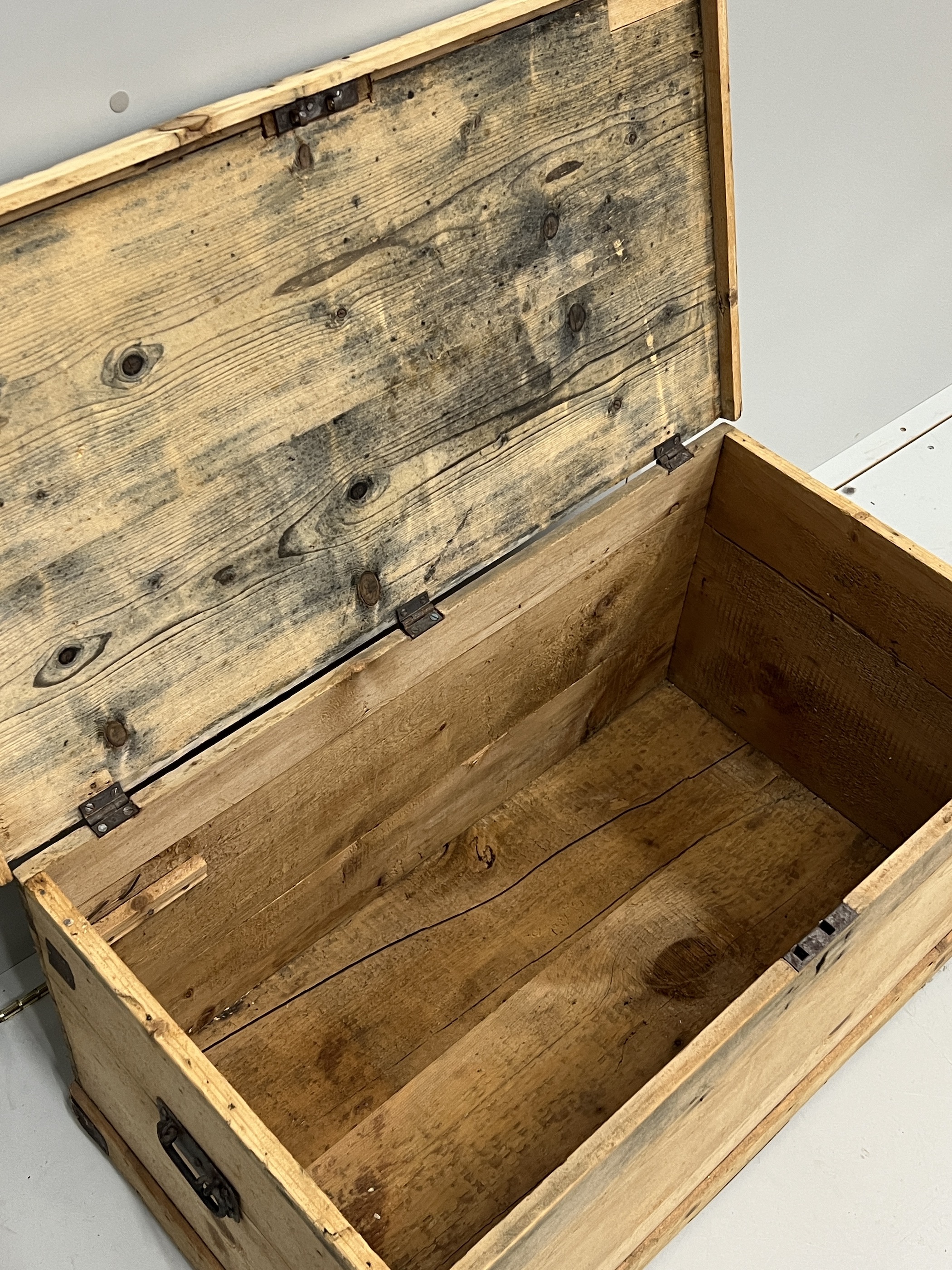 A Victorian rectangular pine trunk, width 90cm, depth 48cm, height 43cm